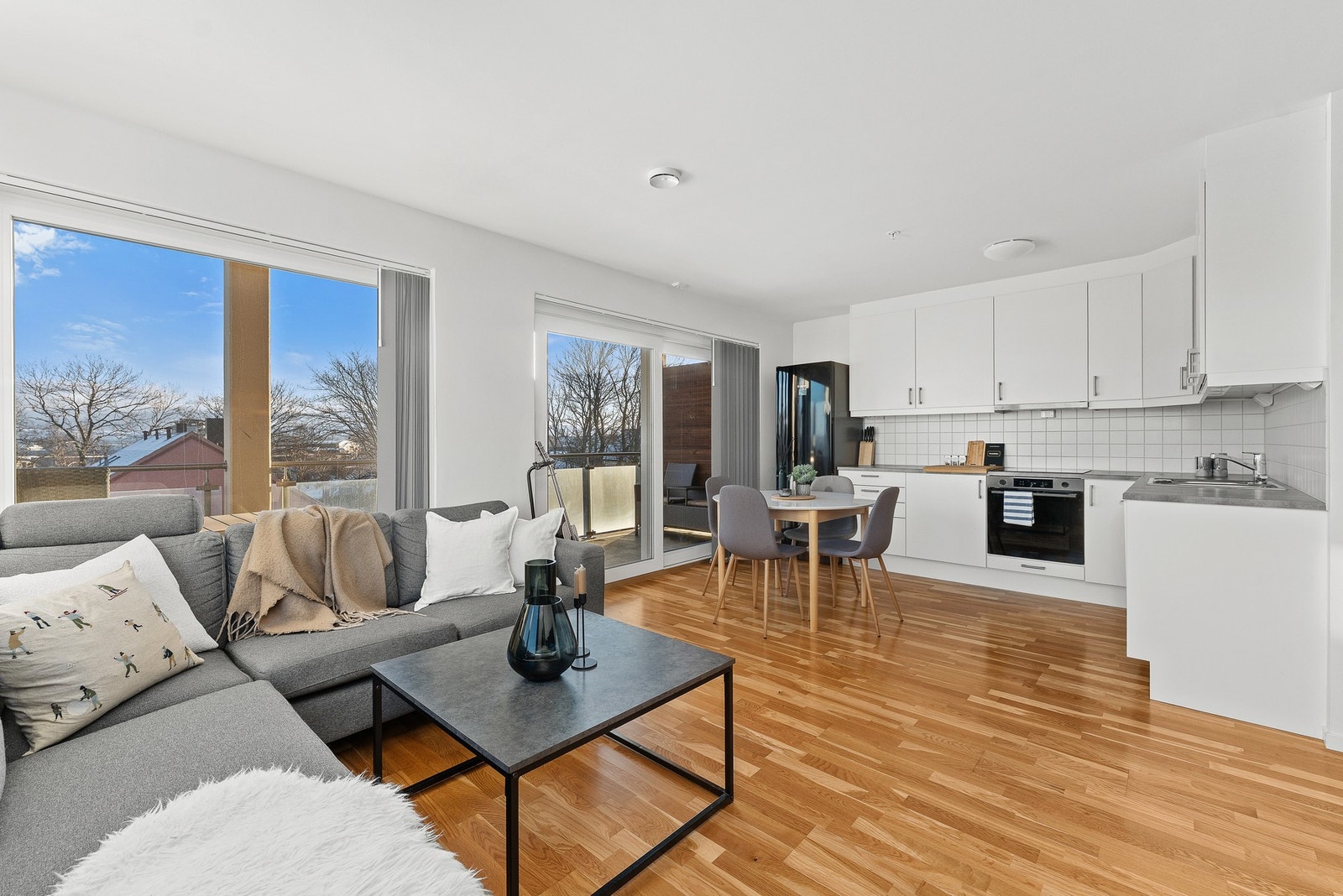 Fra stuen er det utgang til egen balkong Galleribilde