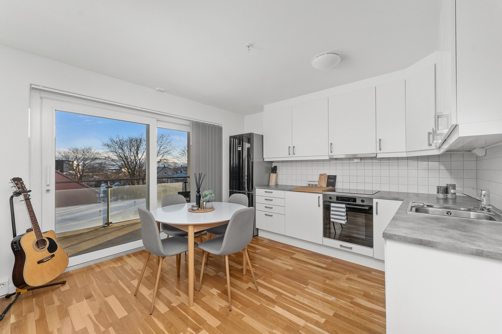 Åpen stue kjøkken løsning Galleribilde