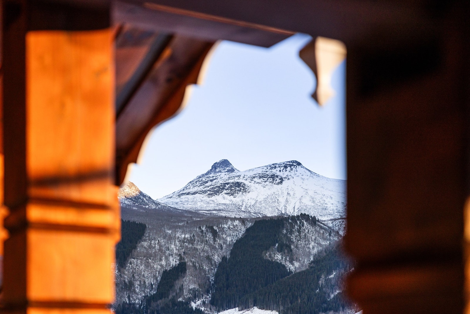 Eiendommen er omkranset av flotte fjell og turdestinasjoner. Galleribilde