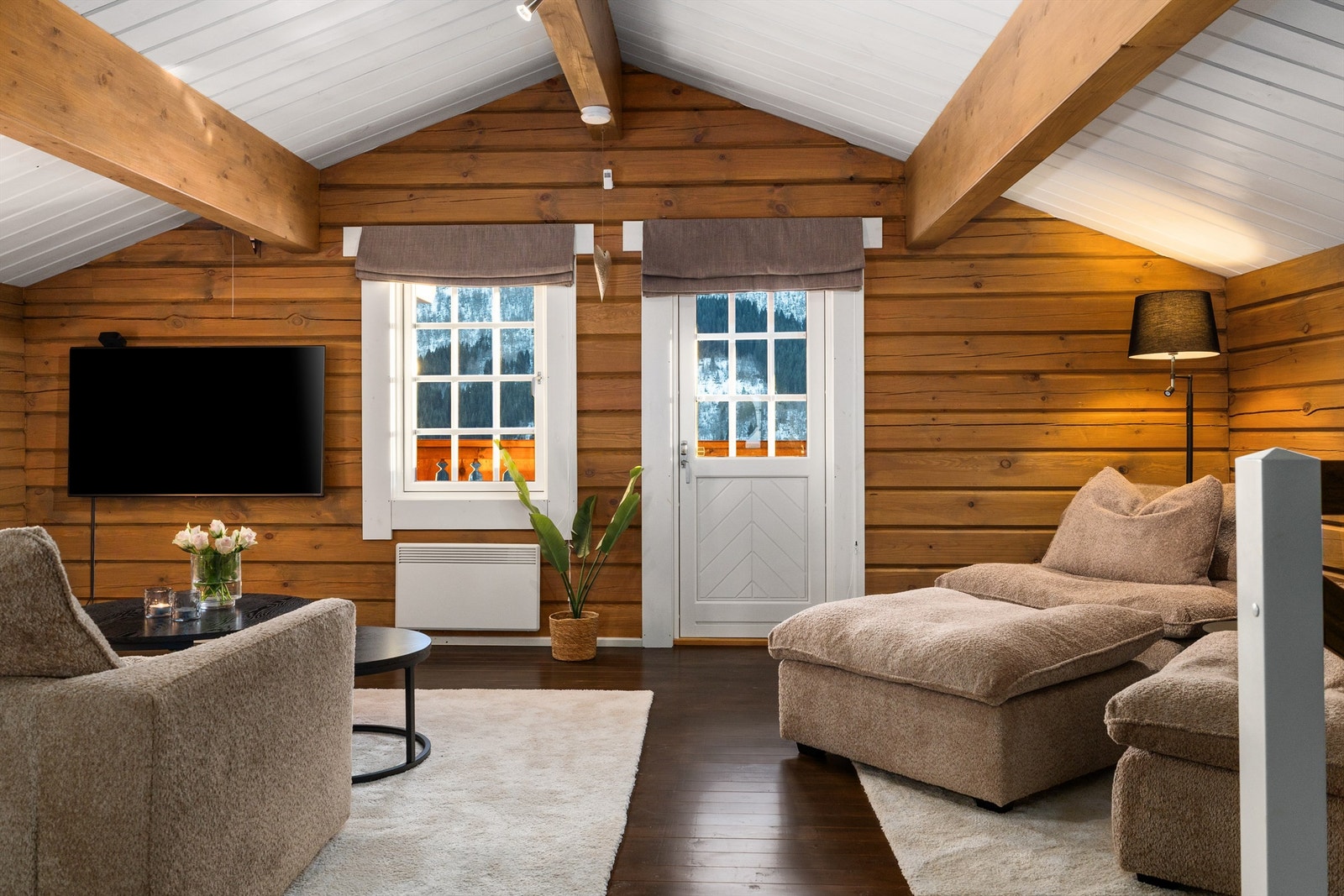 Utgang til balkong. Galleribilde