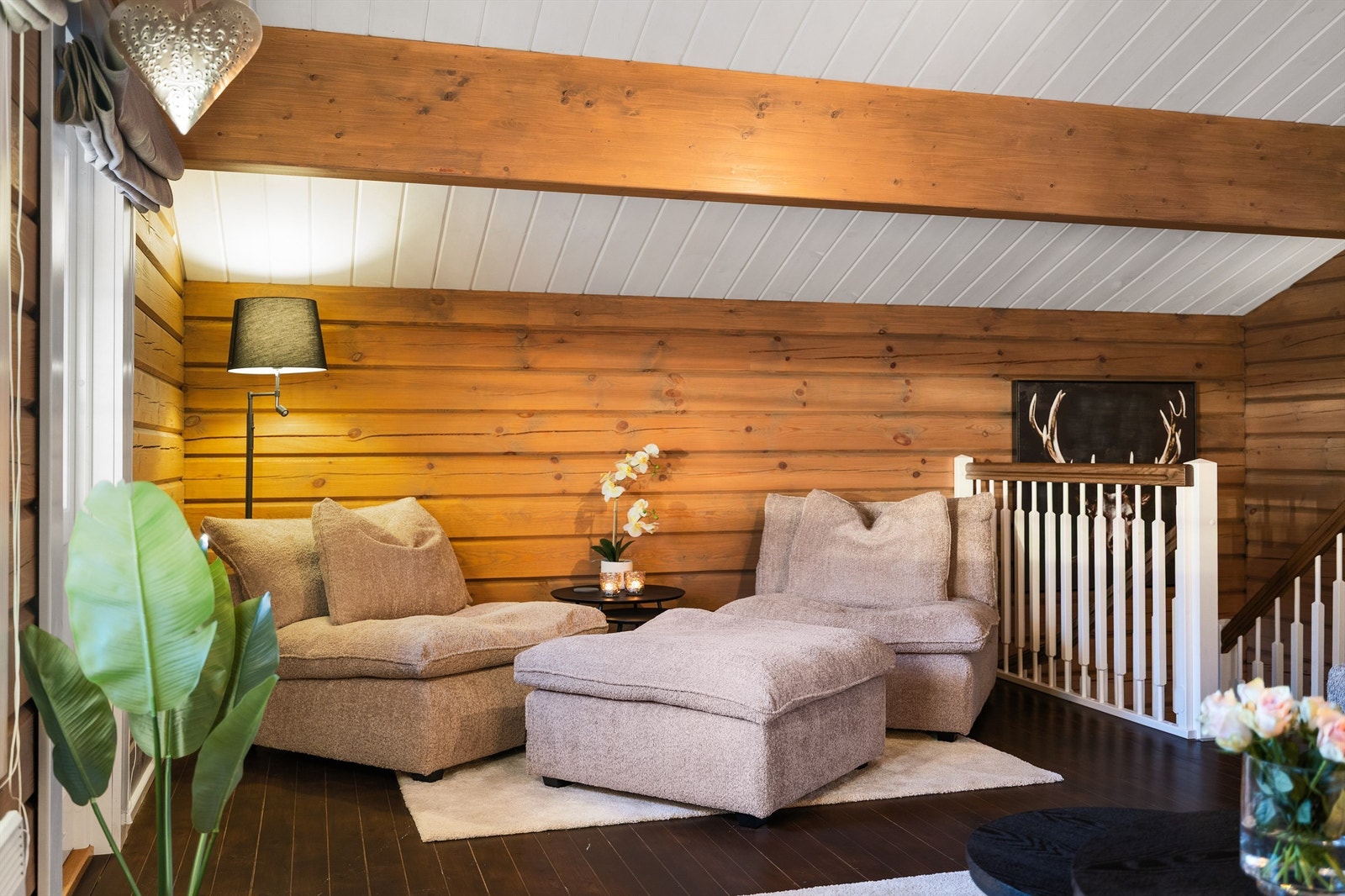 Loftstue. Galleribilde