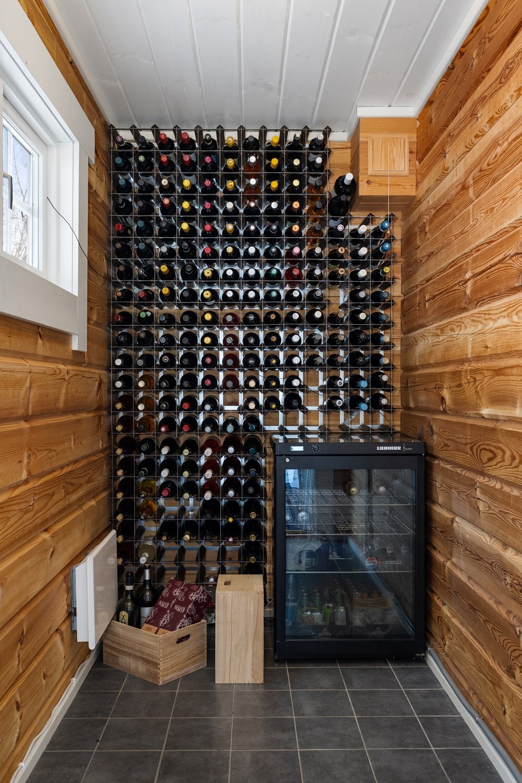 Sportsbod/Vinrom. Galleribilde