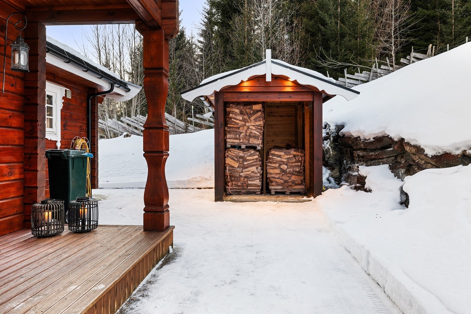 Vedbod på ca. 6 m2, oppført i 2019. Galleribilde