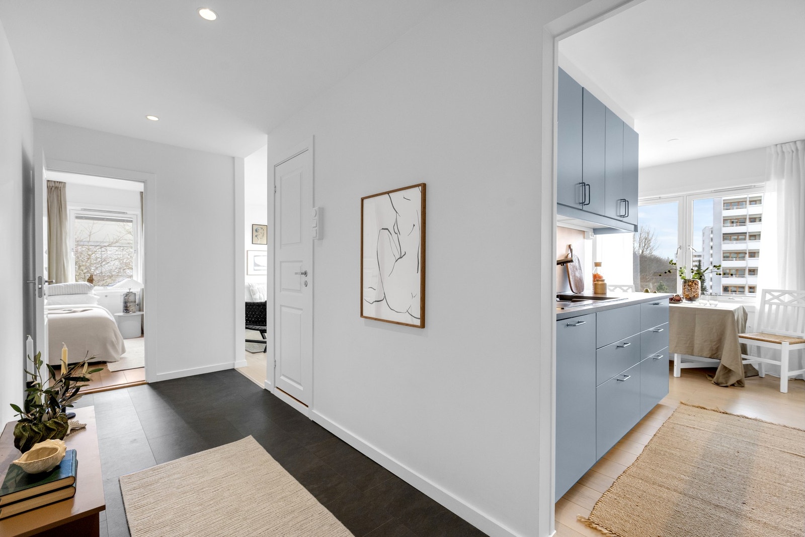 Leiligheten er beliggende i byggets 5. etasje med heisadkomst. Galleribilde