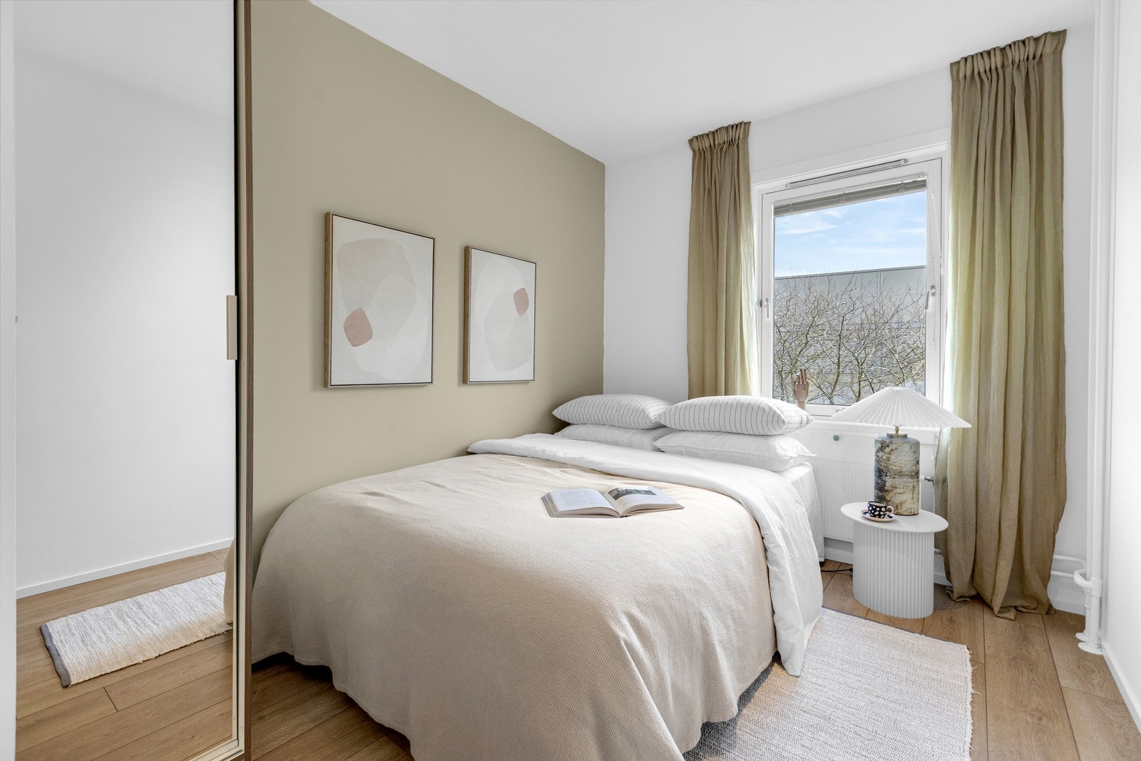 Rommene egner seg godt som hovedsoverom, barnerom, gjesterom eller hjemmekontor. Galleribilde