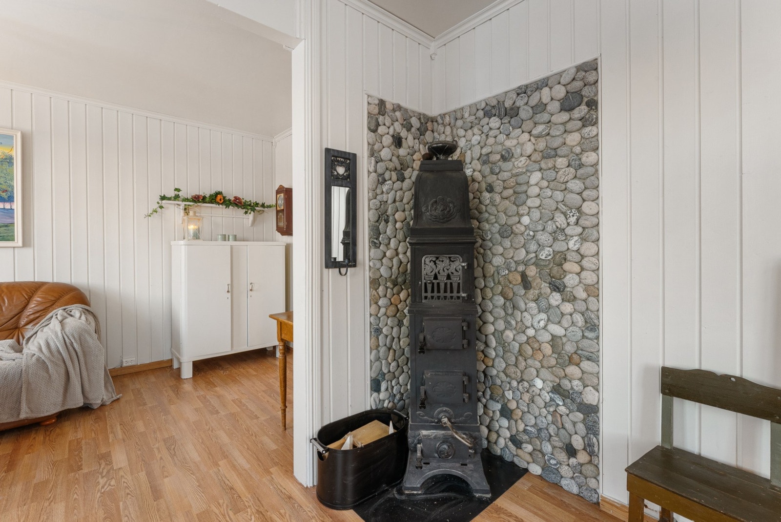 Obs på at det foreligger fyringsforbud på pipe fra brann/feiertilsyn. Galleribilde