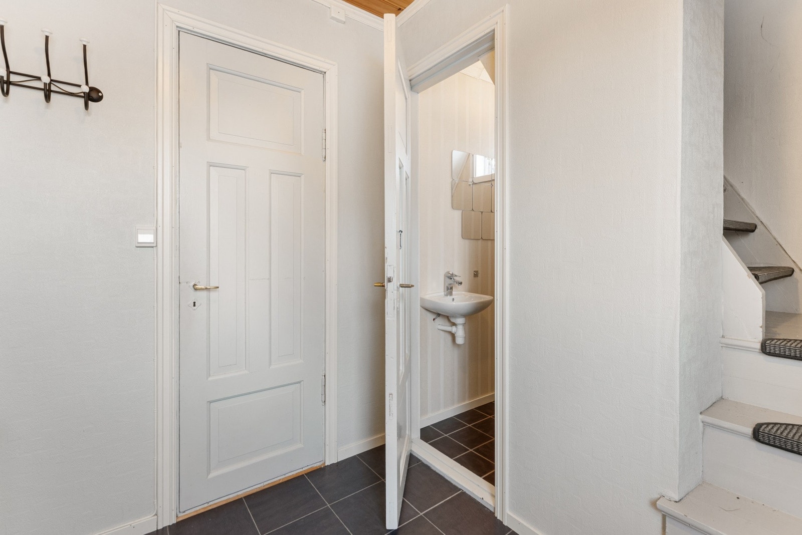 Herfra har vi også et praktisk toalettrom. Galleribilde