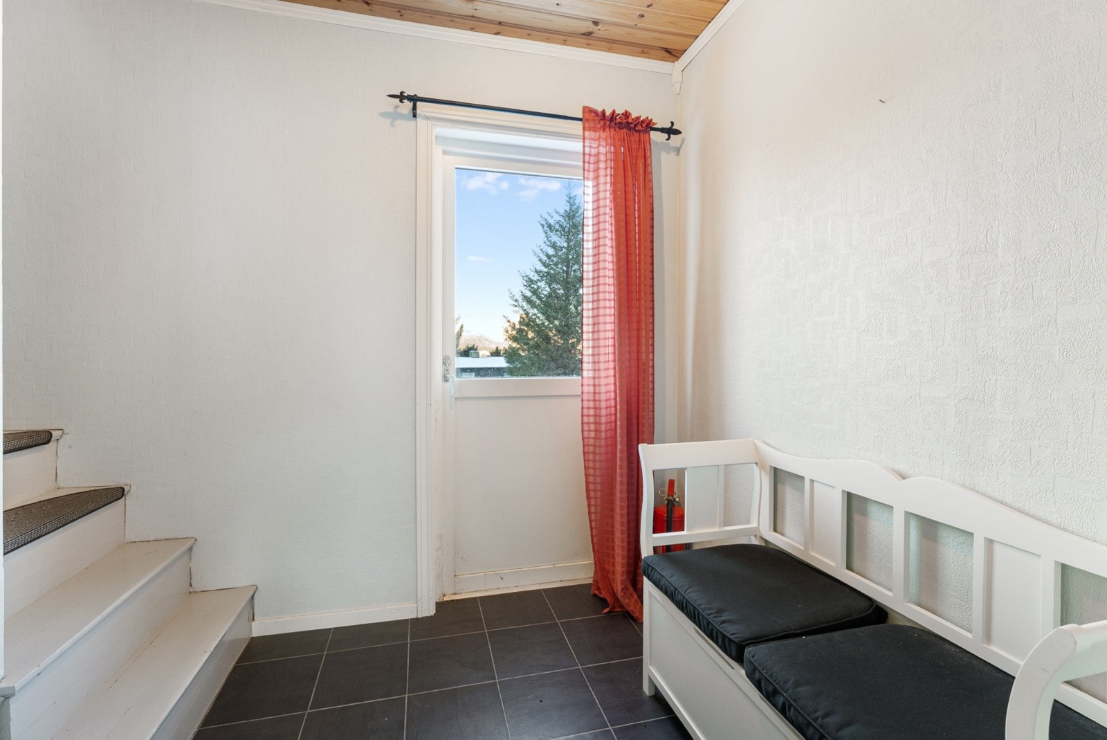 Fra gangen er det også direkte utgang. Galleribilde