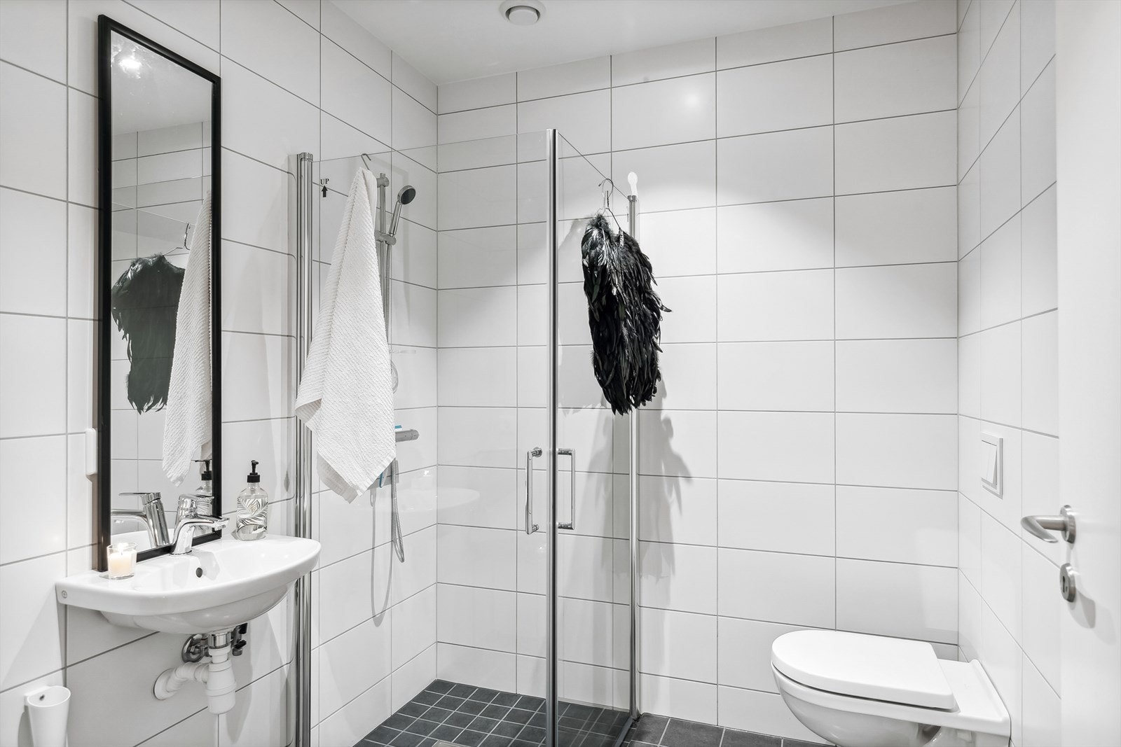 Kombinert bad og vaskerom. Galleribilde