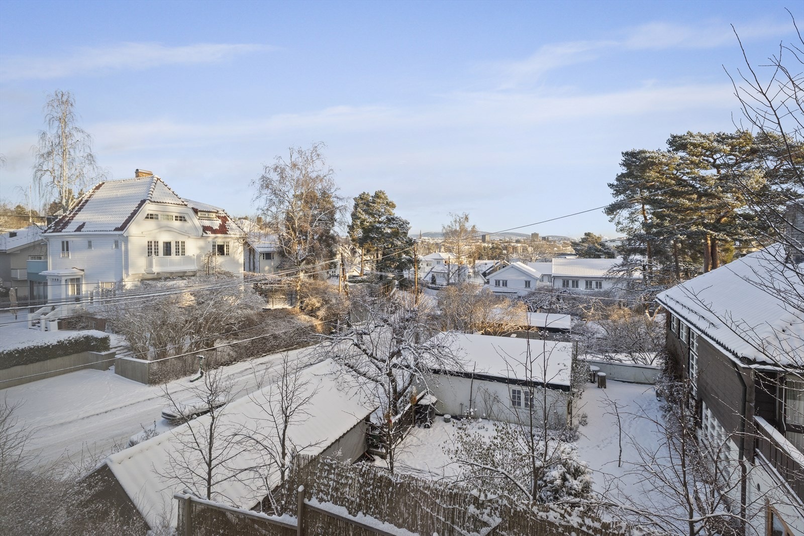 Hyggelig utsikt fra badet mot Rådhuset. Galleribilde