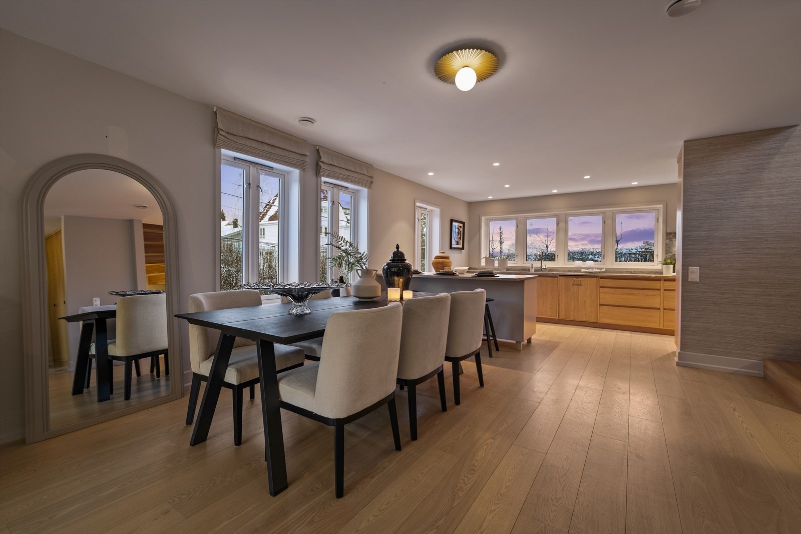 Boligen har bergvarmeanlegg og det ble utført service i 2024. Galleribilde