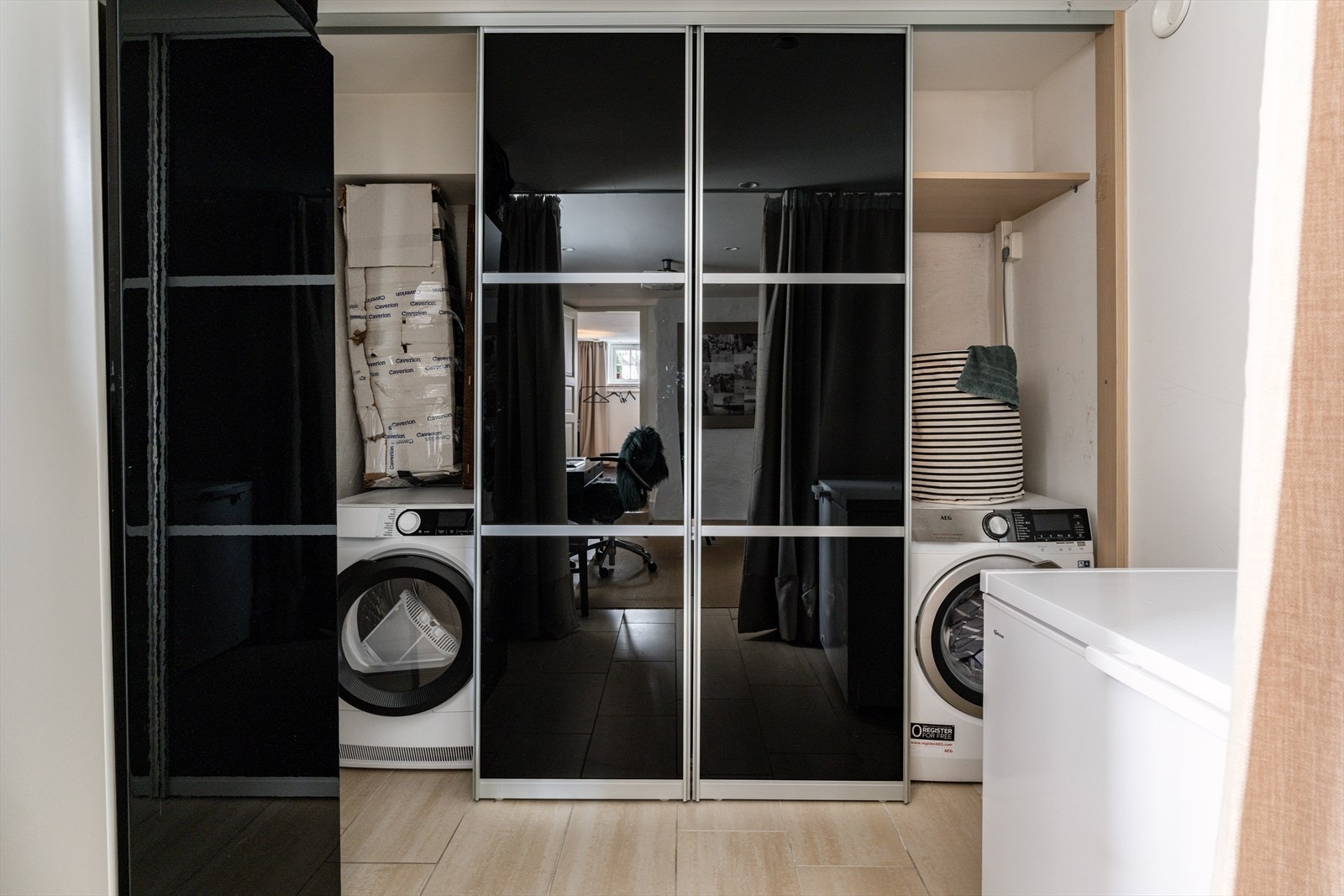 Opplegg for vaskemaskin og plass til tørketrommel Galleribilde