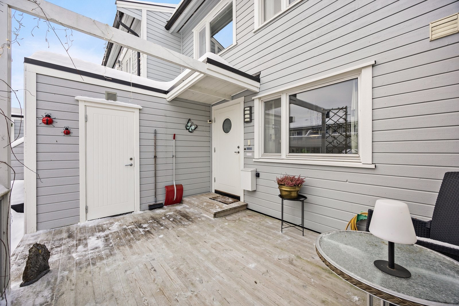 En praktisk utebod på 4,5 m² gir ekstra lagringsplass for sportsutstyr og redskaper Galleribilde