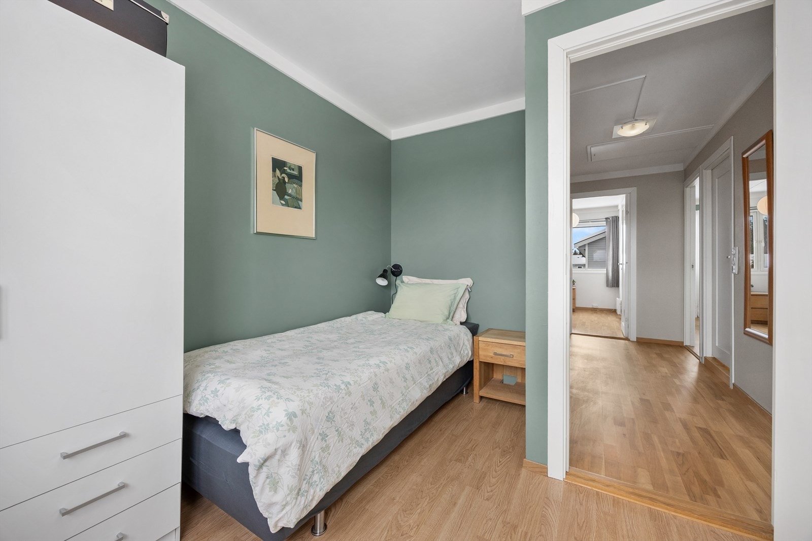 Alle de innvendige dørene i denne etasjen ble skiftet i 2015 Galleribilde