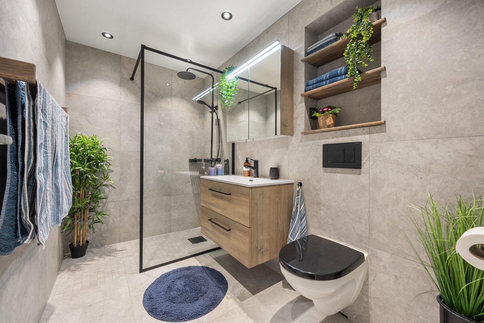 Baderommet ble renovert høsten 2021 av Ullern Bygg, med 5 års garanti Galleribilde