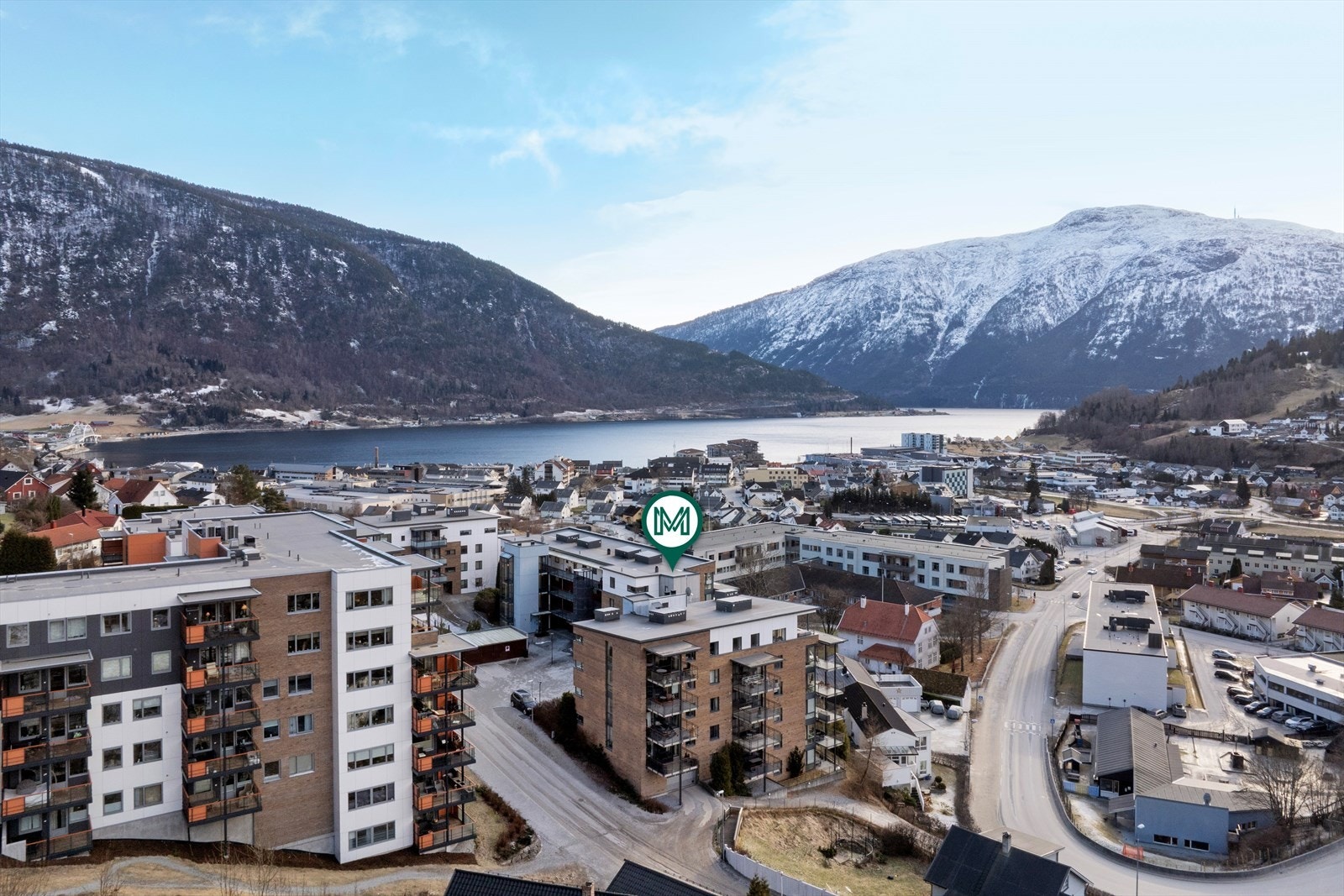 Området byr også på rike naturopplevingar med forholdsvis kort avstand til fjell og fjord der ein har høve til utfart heile året. Galleribilde