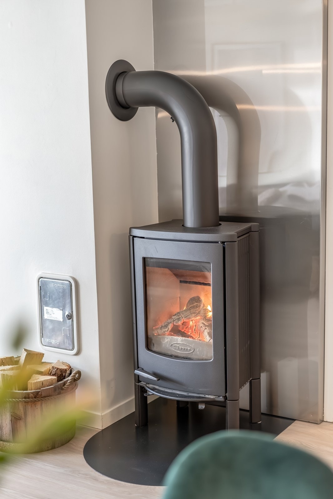 Effektiv vedovn som gir god varme og stemning. Galleribilde