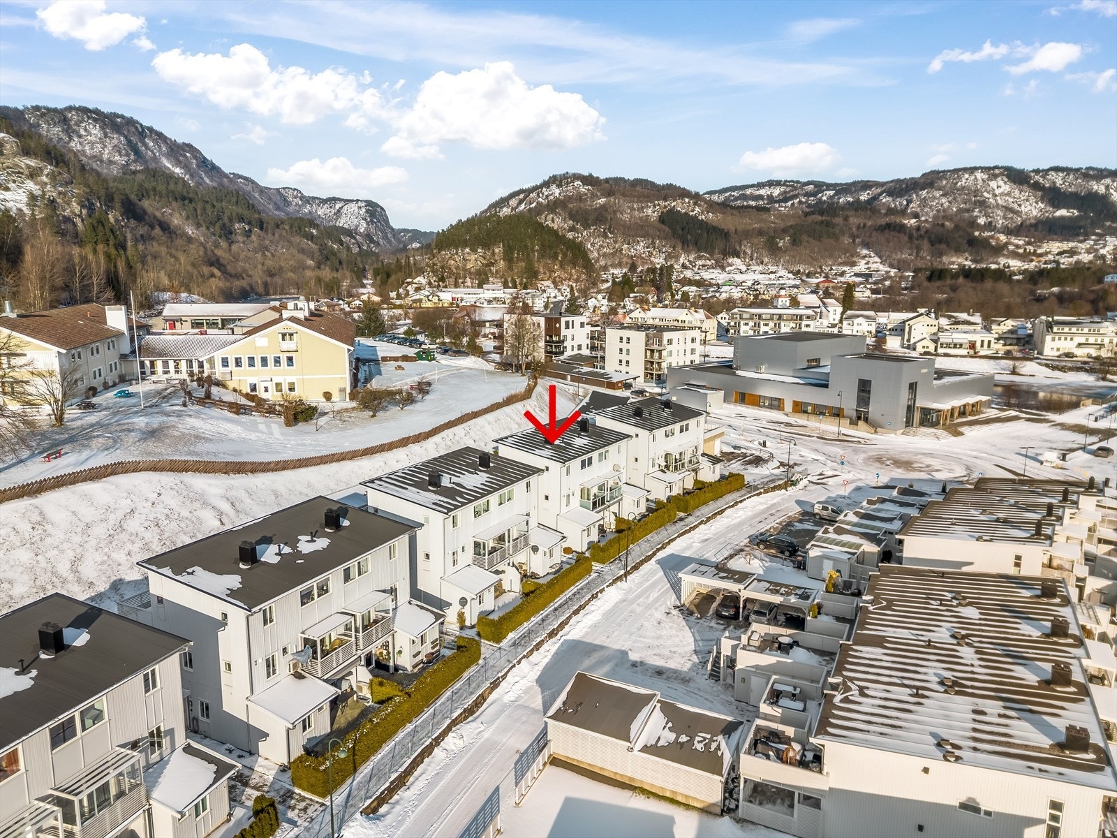 Leiligheten ligger i et etablert og attraktivt boligområde. Galleribilde