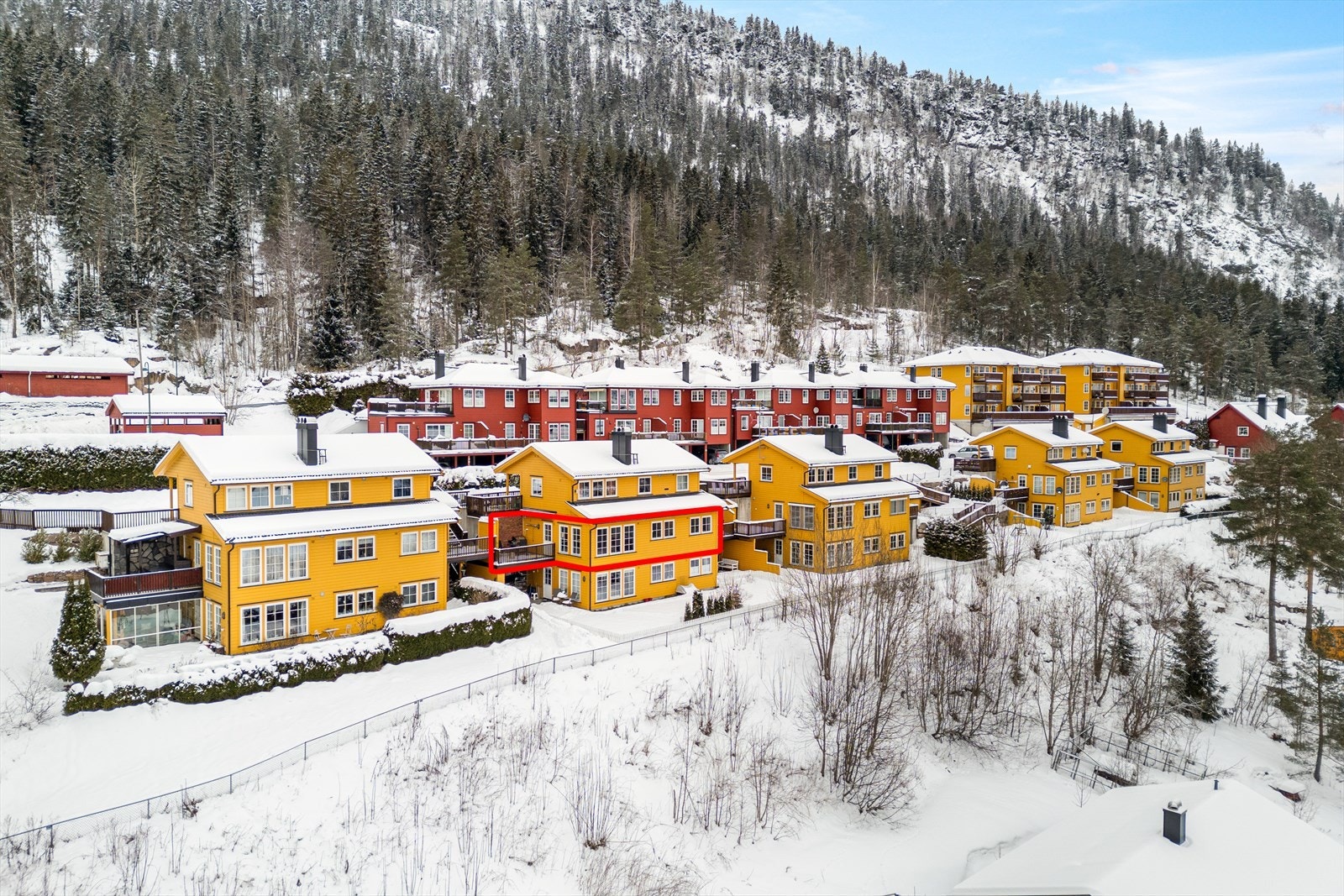 Torskroken 4 har en attraktiv og familievennlig beliggenhet i landlige og rolige Egge i Lier. Galleribilde