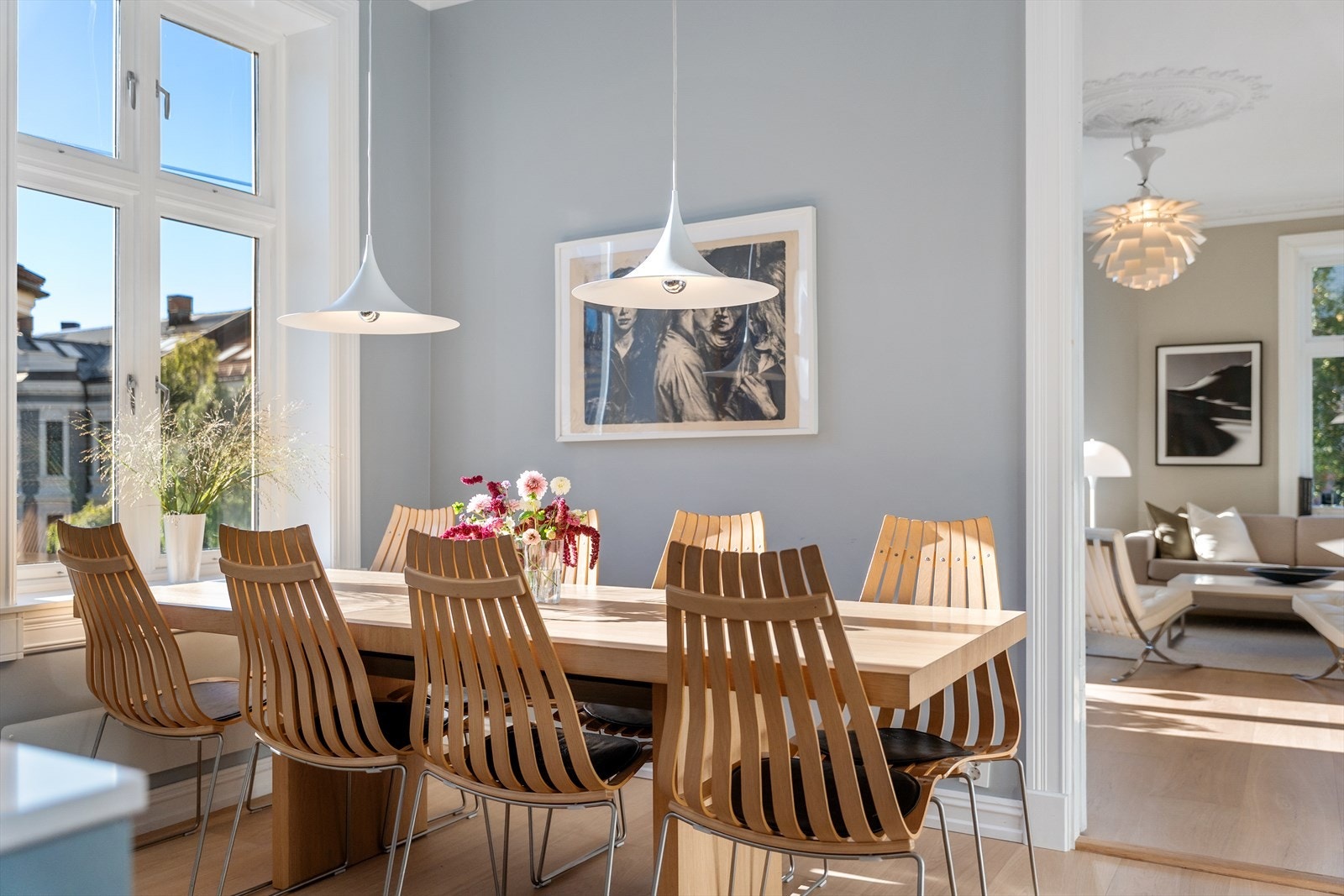 God plass til spisebord for både hverdag og selskapsbruk. Galleribilde