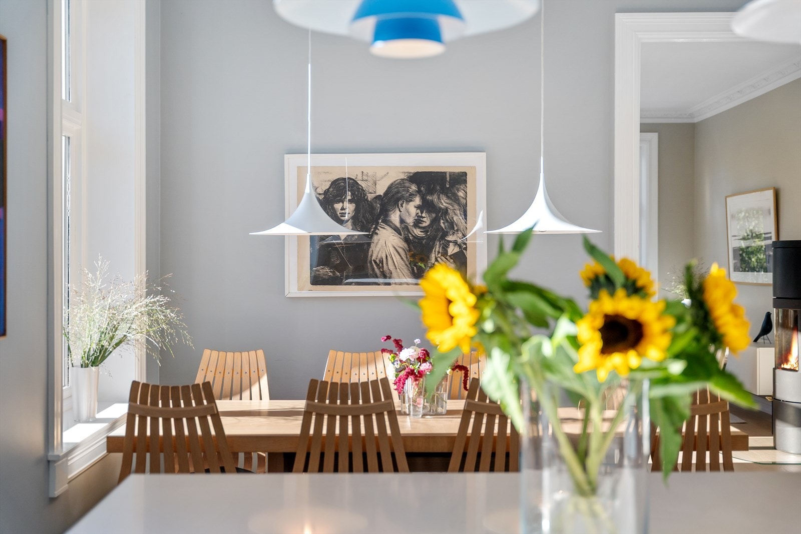 Egen spisestue tilknyttet kjøkkenet, med god plass til spisebord og hyggelige måltider. Galleribilde