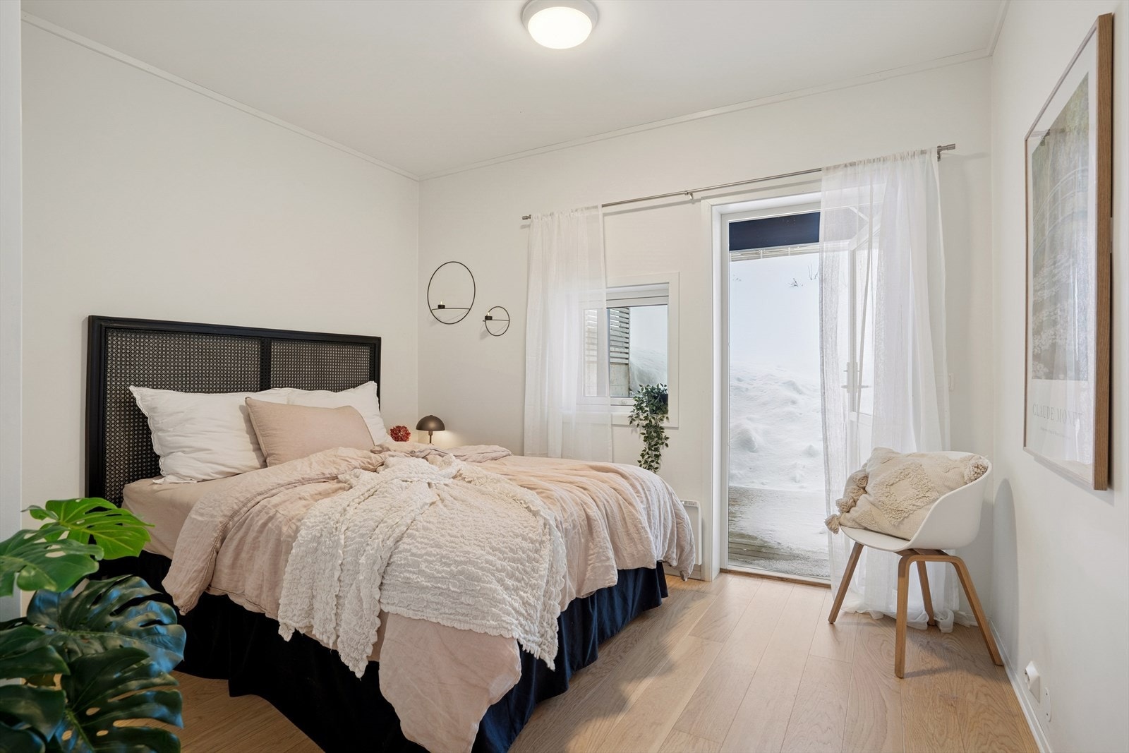 Soverom III - Det andre soverommet er også av god størrelse og har utgang til terrasse Galleribilde