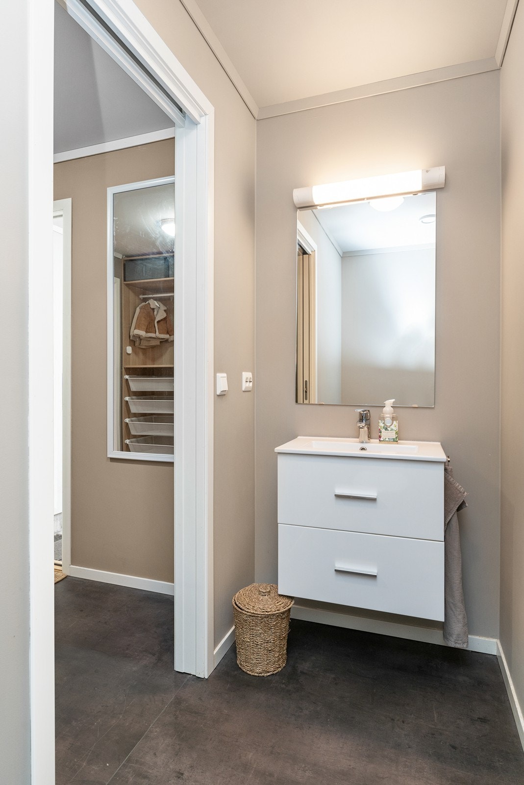 Toalettrom i hovedetasjen. Galleribilde