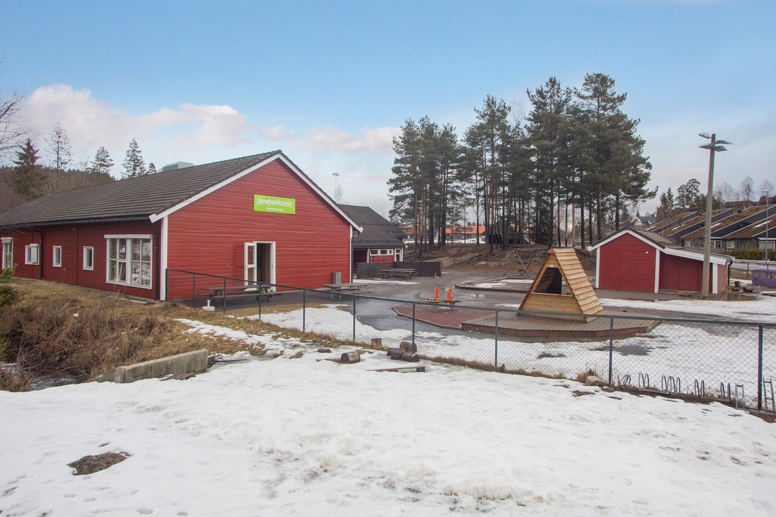 Det er flere barnehager i området. Denne er bare et steinkast fra boligen Galleribilde