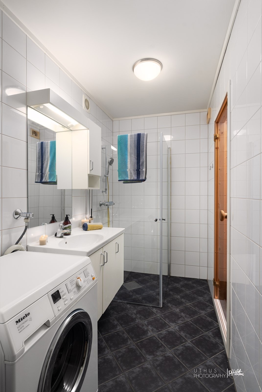 Det er elektriske varmekabler i gulvet. Galleribilde