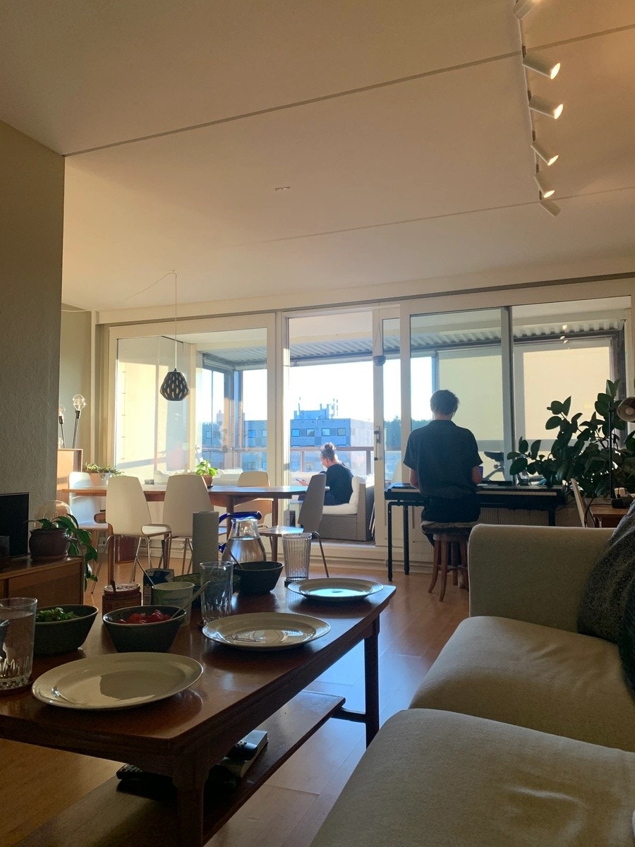 Fra stua mot balkongen Galleribilde