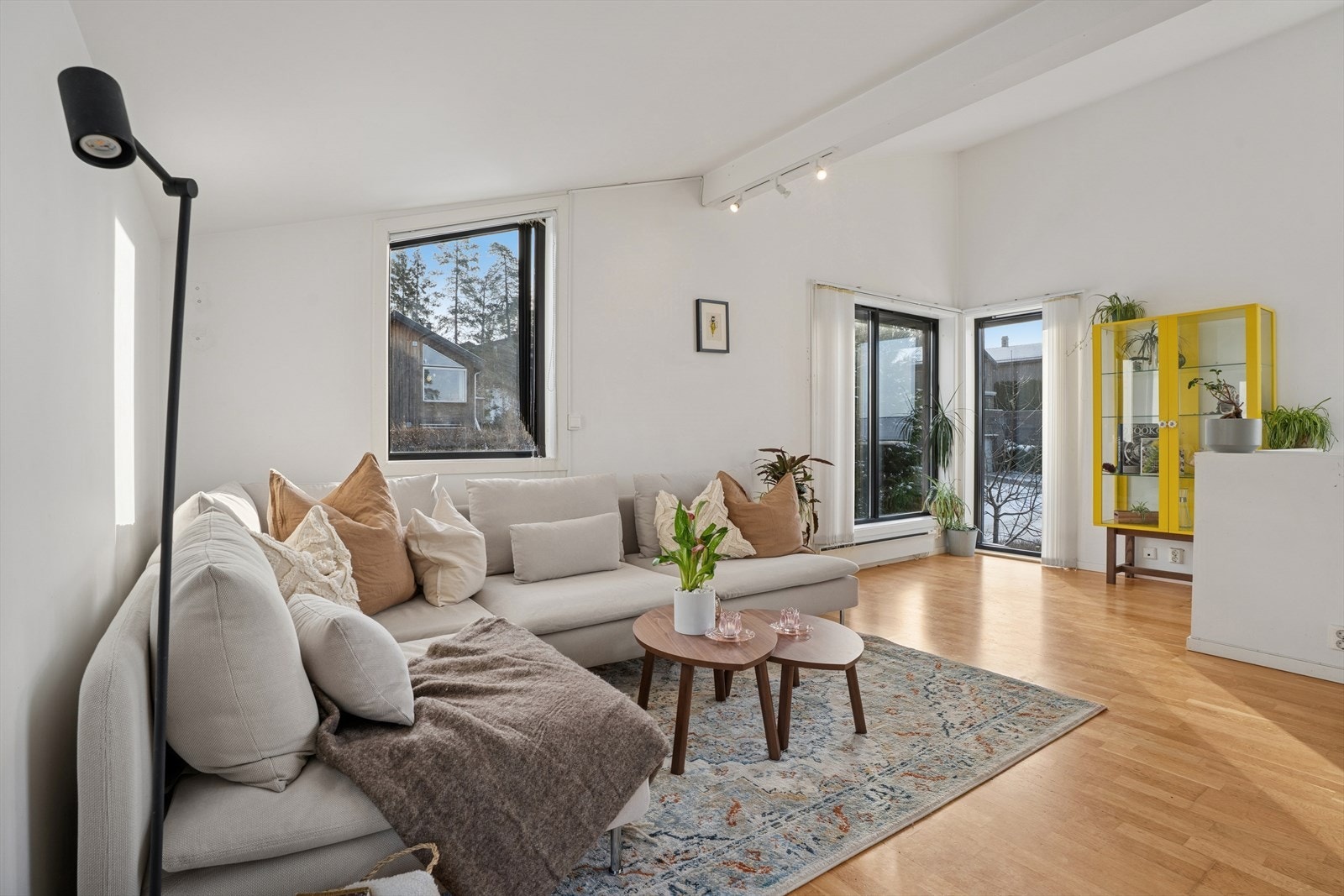 Det er også god plass til en koselig lesekrok eller oppbevaringsmøbler el. Galleribilde