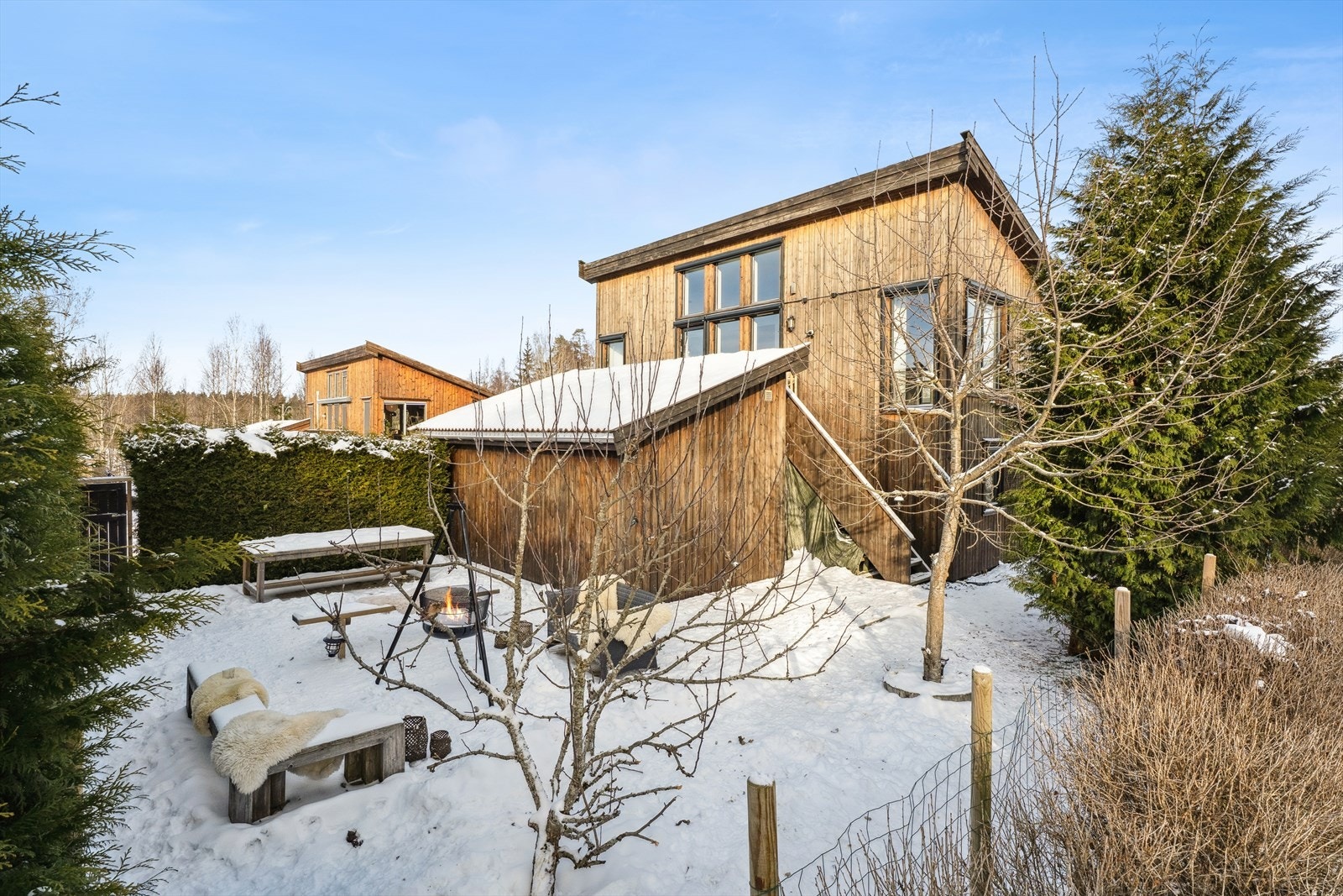 Hagen er fin og usjenert, og her kan barna leke trygt og fritt Galleribilde