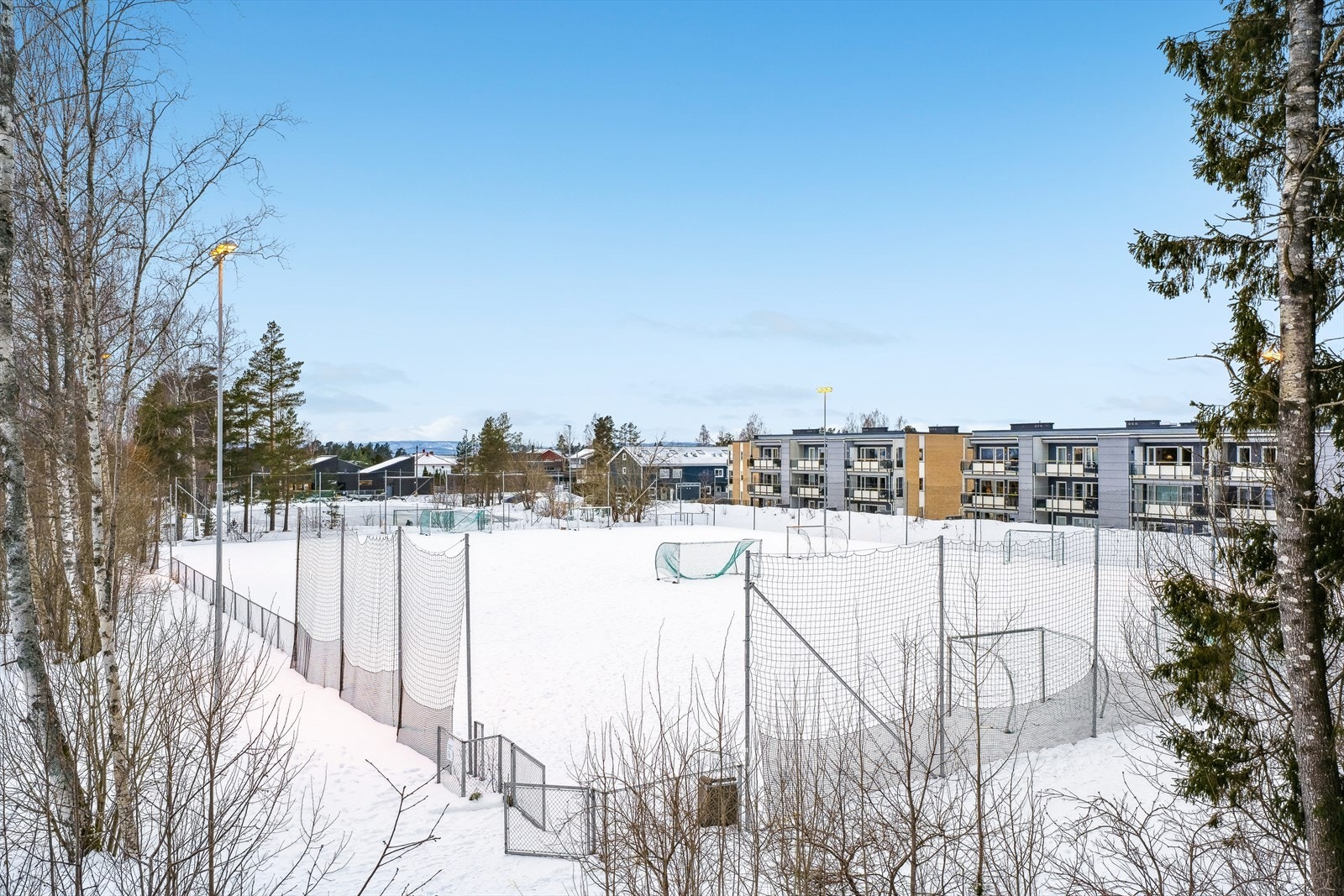 For de unge finnes det et godt aktivitetstilbud, inkludert fritidsklubben HØLET på Tårnåsen skole. Galleribilde