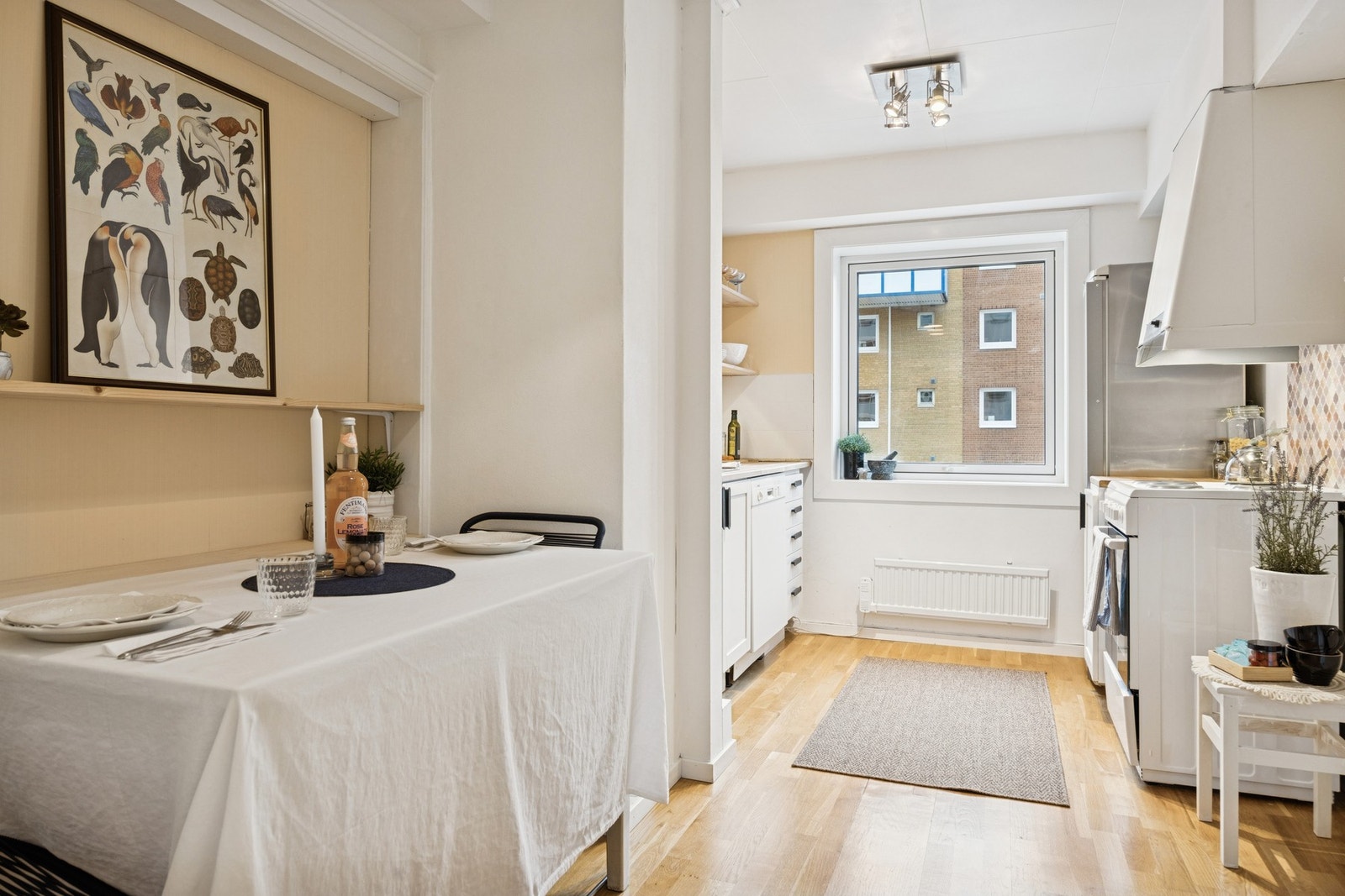 Leiligheten har ellers godt med lagring i 2 private boder. Galleribilde