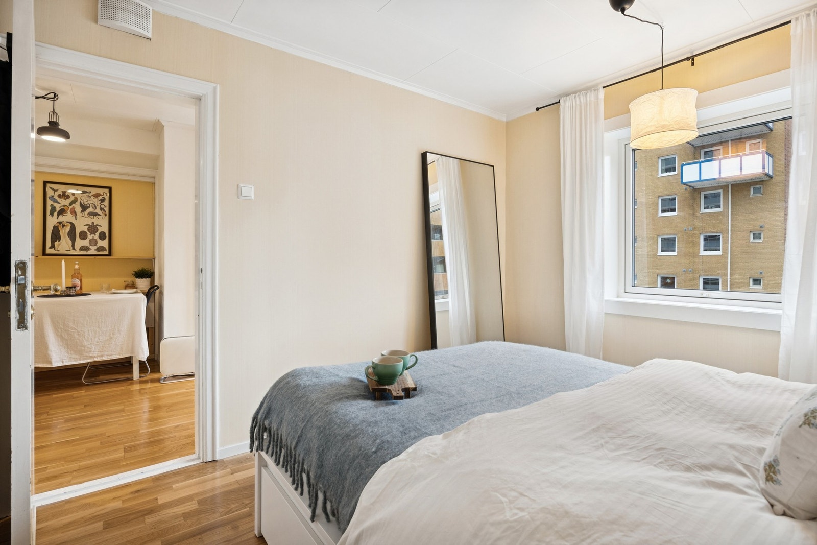 Soverommet ligger vendt mot rolig og skjermet gate. Galleribilde