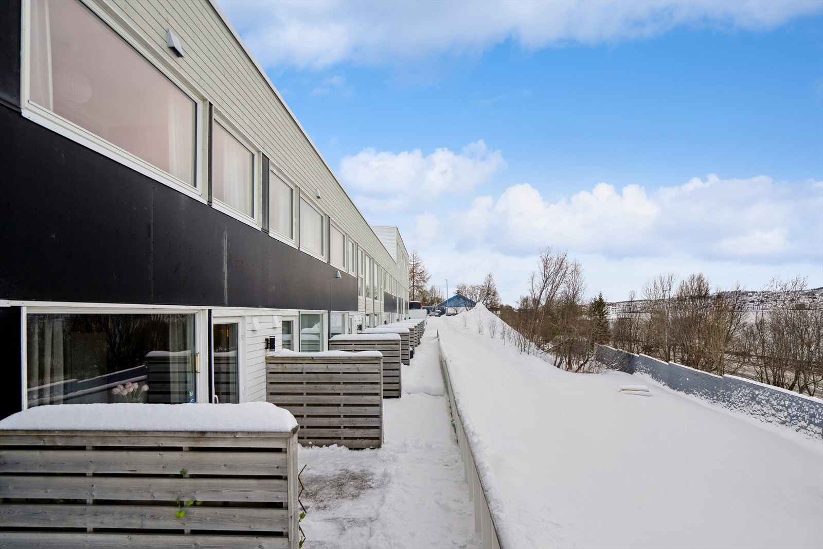 Rekkehusleiligheten er del av et veldrevet borettslag. Galleribilde