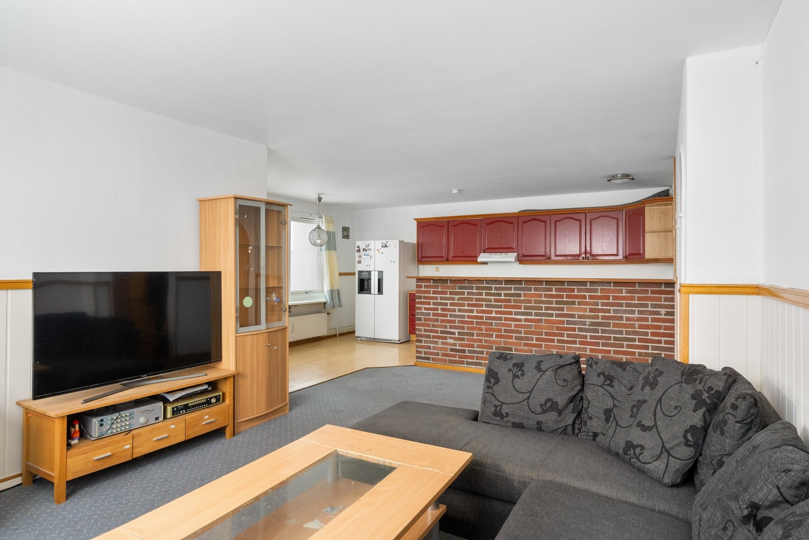 Plass til hjørnesofa med tv- benk Galleribilde