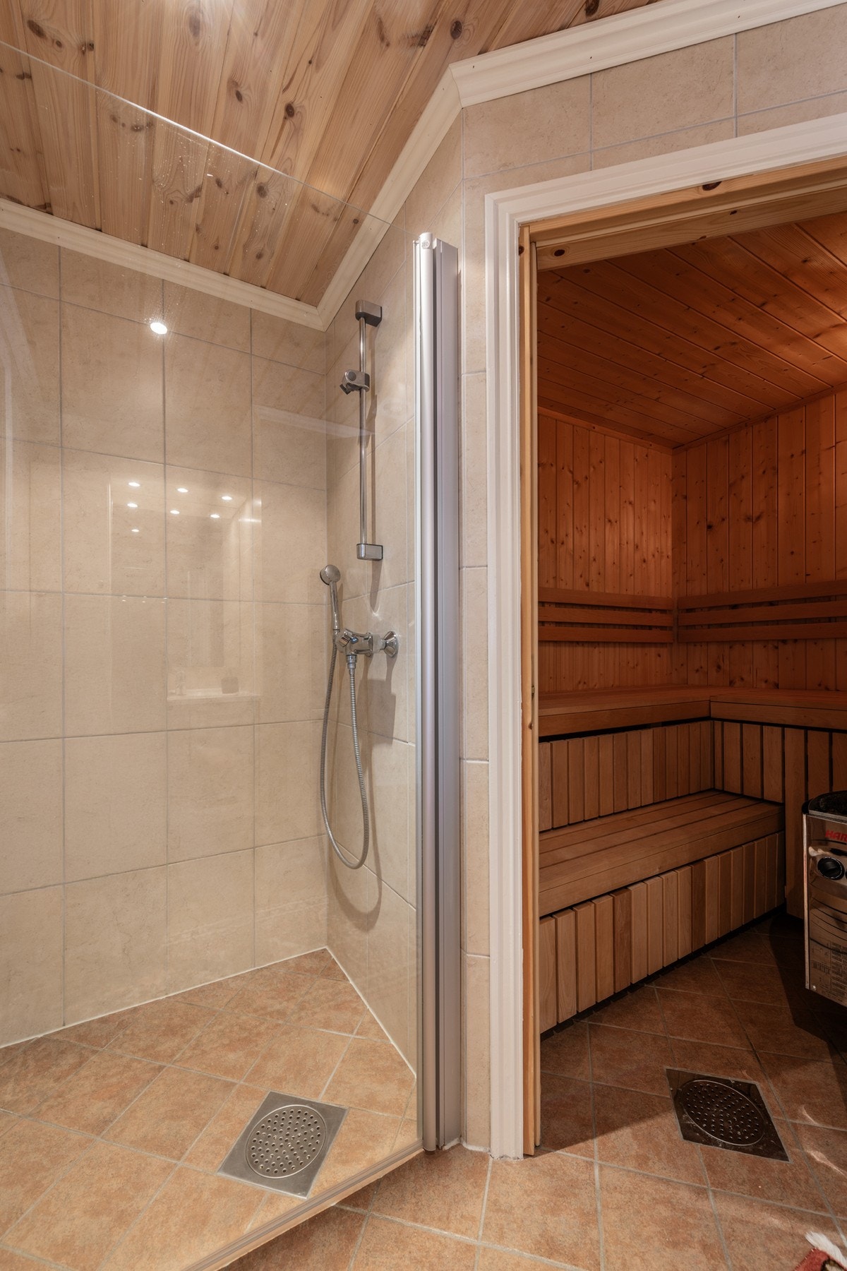 Deilig med mulighet for å ta seg en tur i badstua etter en dag ute i fjellet! Galleribilde