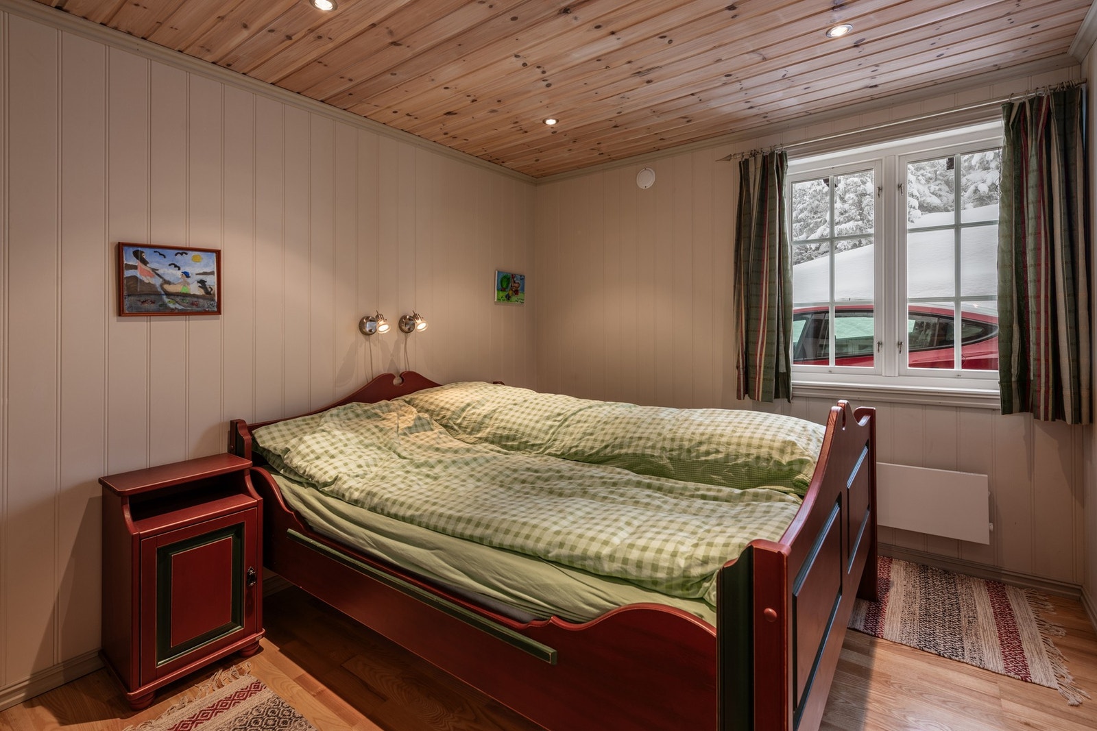 I hovedetasjen er det tre soverom. Galleribilde