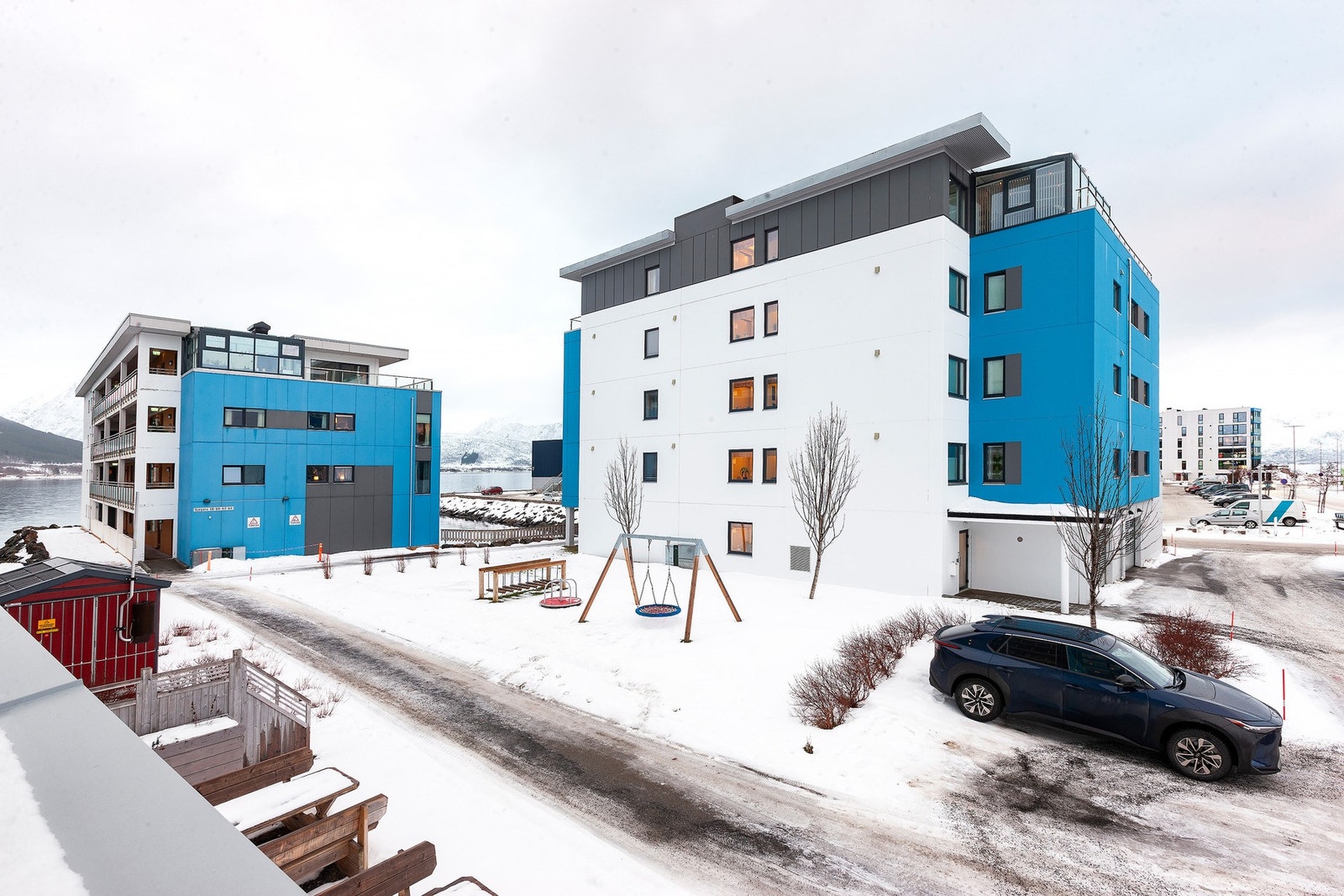 Pent opparbeidet uteområde mellom boligene. Galleribilde