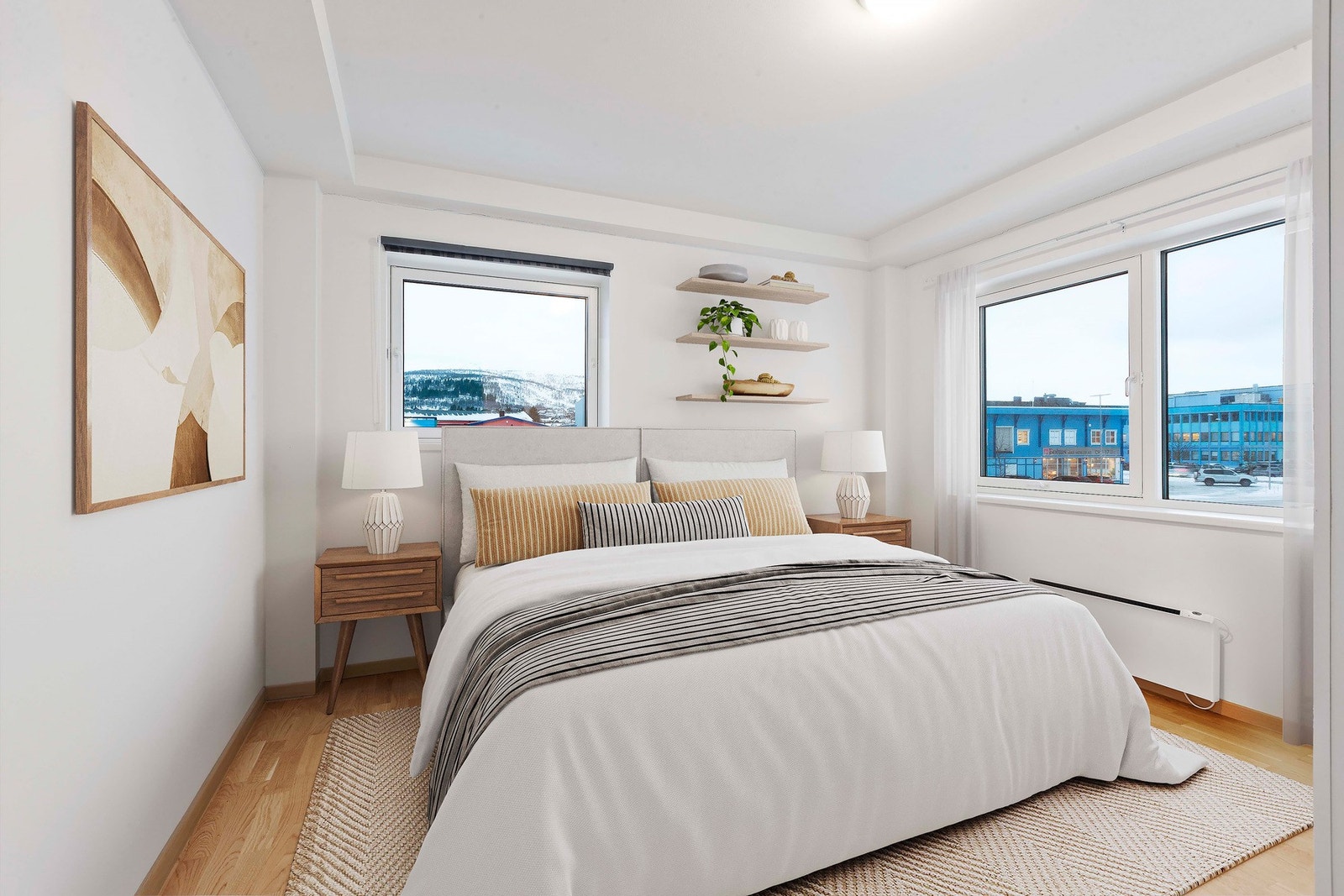 Hovedsoverom av god størrelse. Rikelig med garderobeplass. Galleribilde