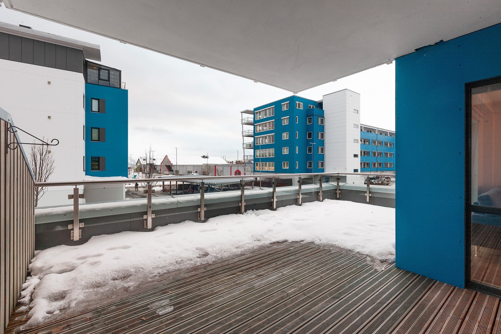 Fra verandaen kan man nyte fine dager. Galleribilde