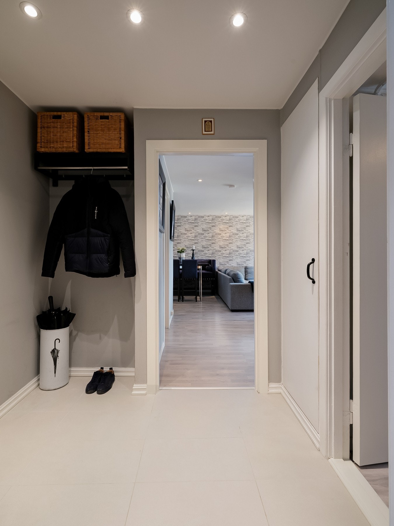 Ekstra lagringsplass i innebygd skap. Galleribilde