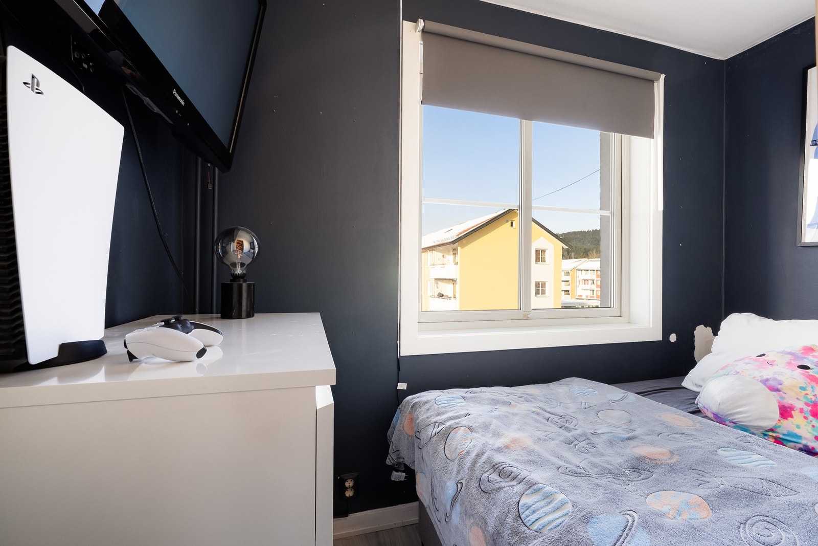 Soverommet vender ut mot rolige omgivelser. Galleribilde