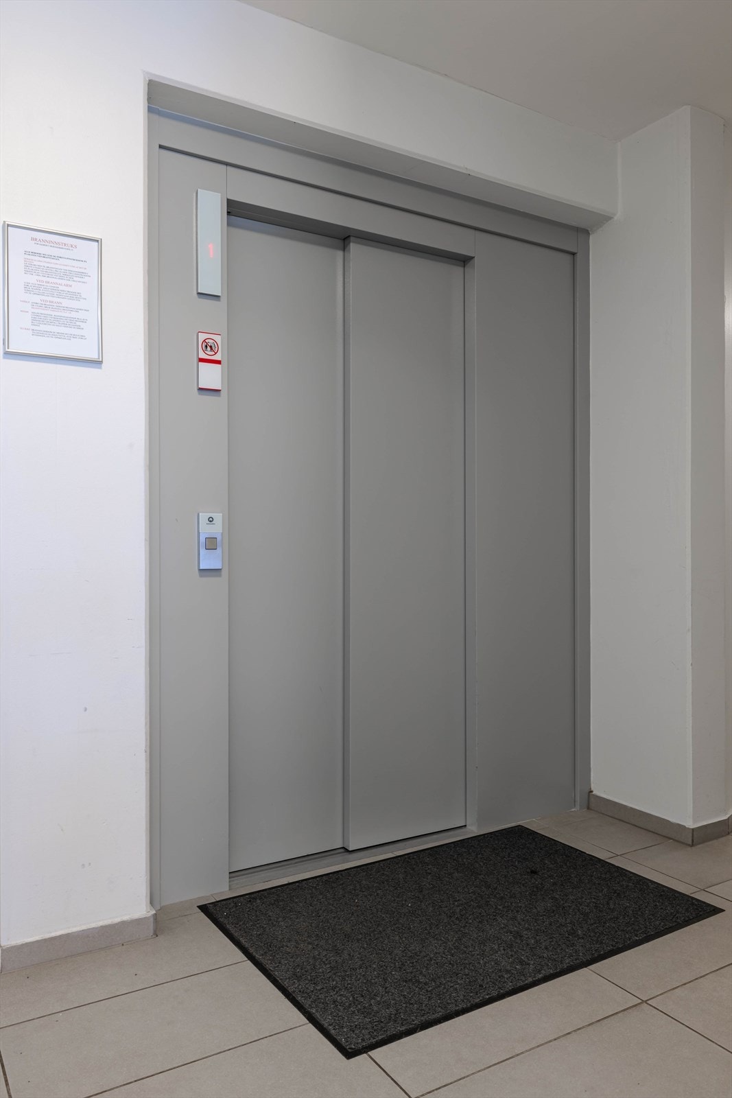 Det er heis i bygget Galleribilde