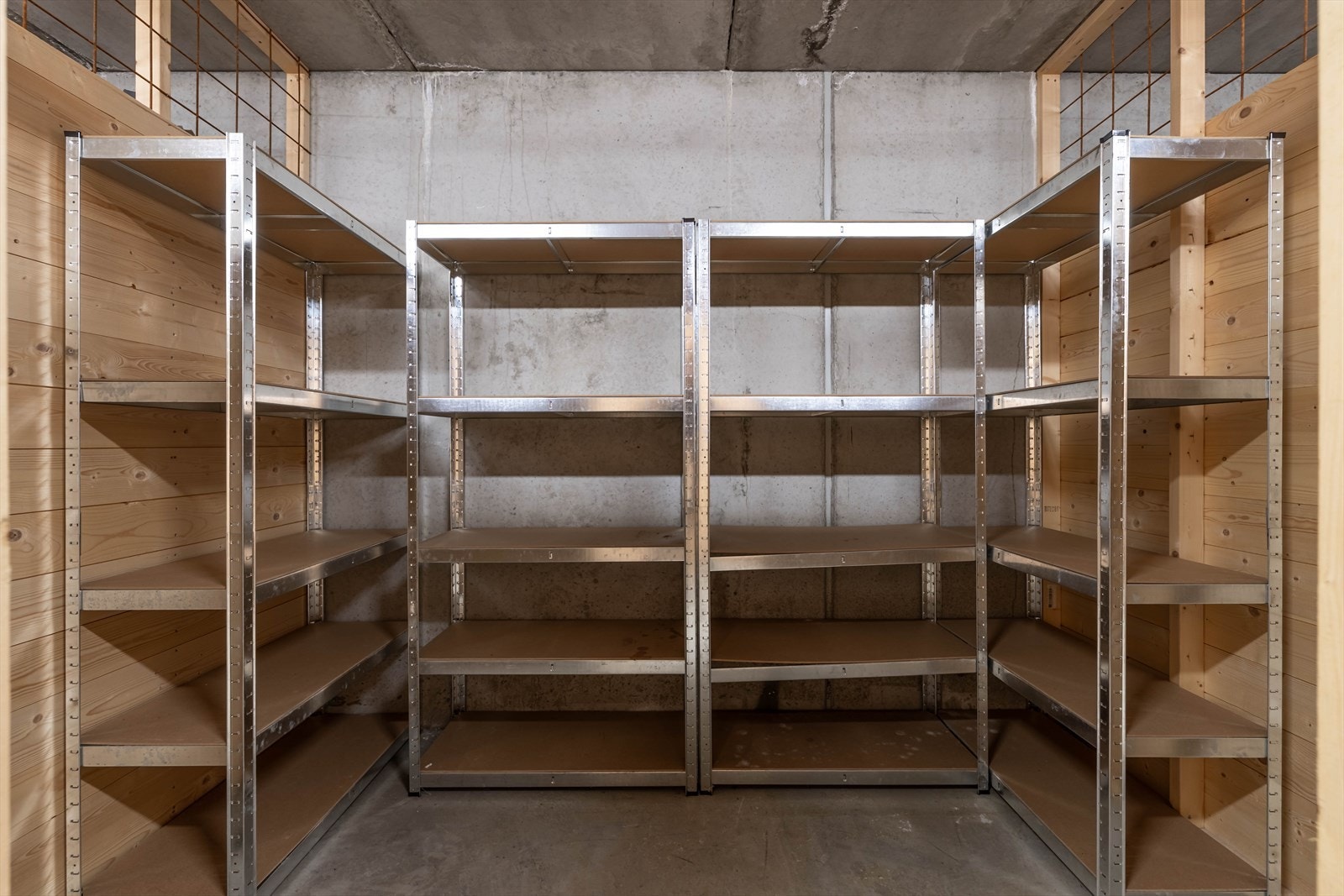 Ekstern bod med ekstra lagringsplass Galleribilde