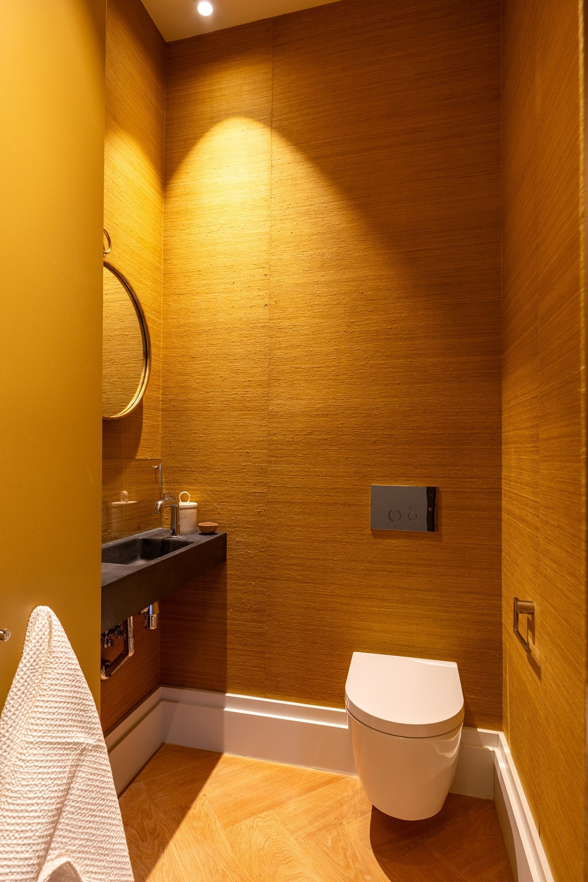 I tillegg til to bad byr leiligheten på et separat toalettrom. Galleribilde