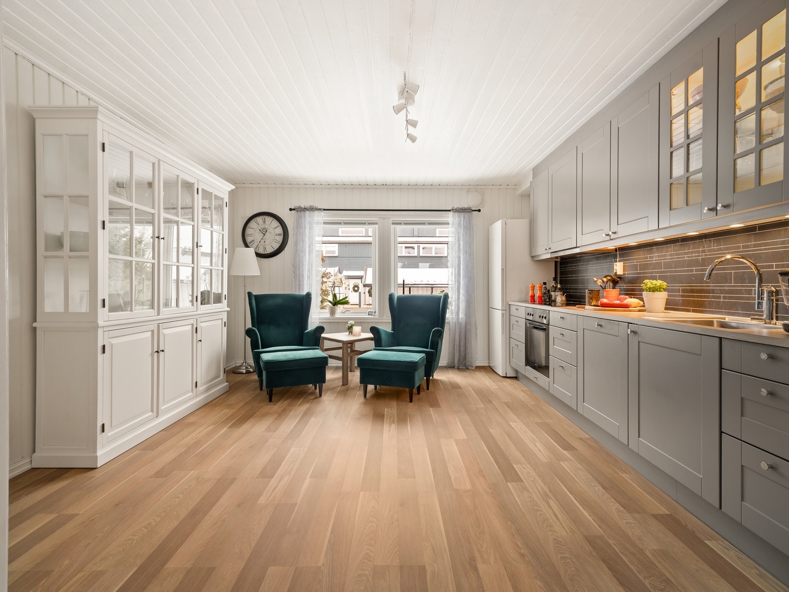 Kjøkkenet er vesentlig oppgradert med en moderne Norema-innredning fra 2019. Galleribilde