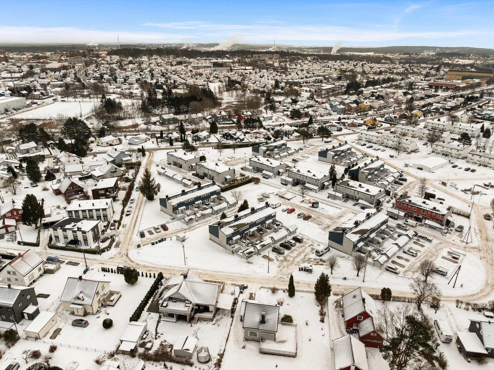 Det er kort vei til offentlig kommunikasjon, med Sarpsborg stasjon kun 5 minutter unna. Galleribilde