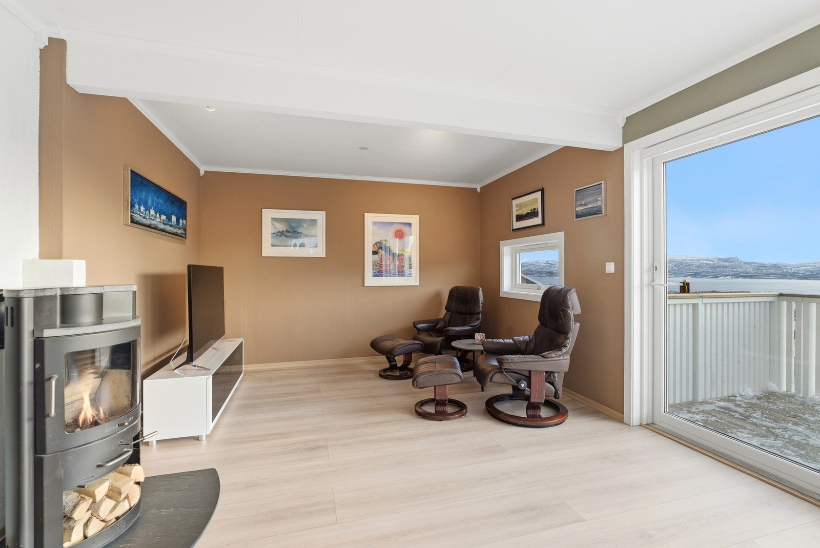 Den funksjonelle planløsningen gir rikelig med møbleringsalternativer Galleribilde